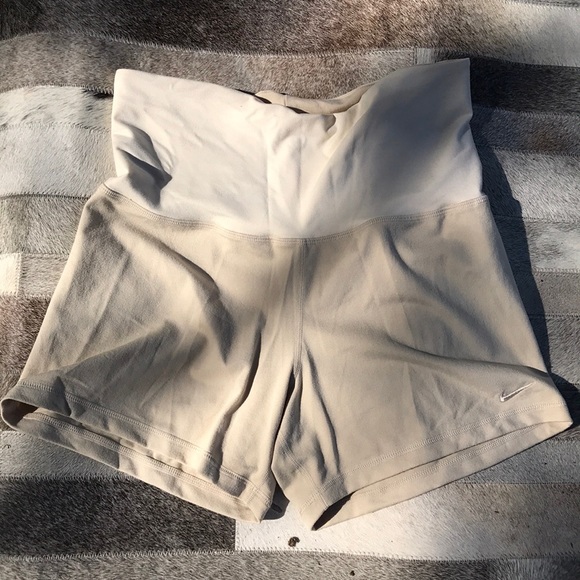 nike maternity shorts
